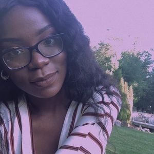 Meet your Posher, Elyse